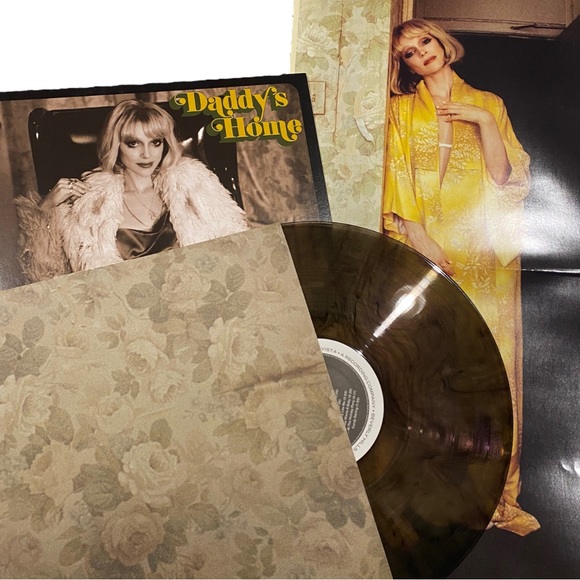 St. Vincent “Daddy’s Home” Exclusive Marbled Color Vinyl Record - Picture 2 of 8